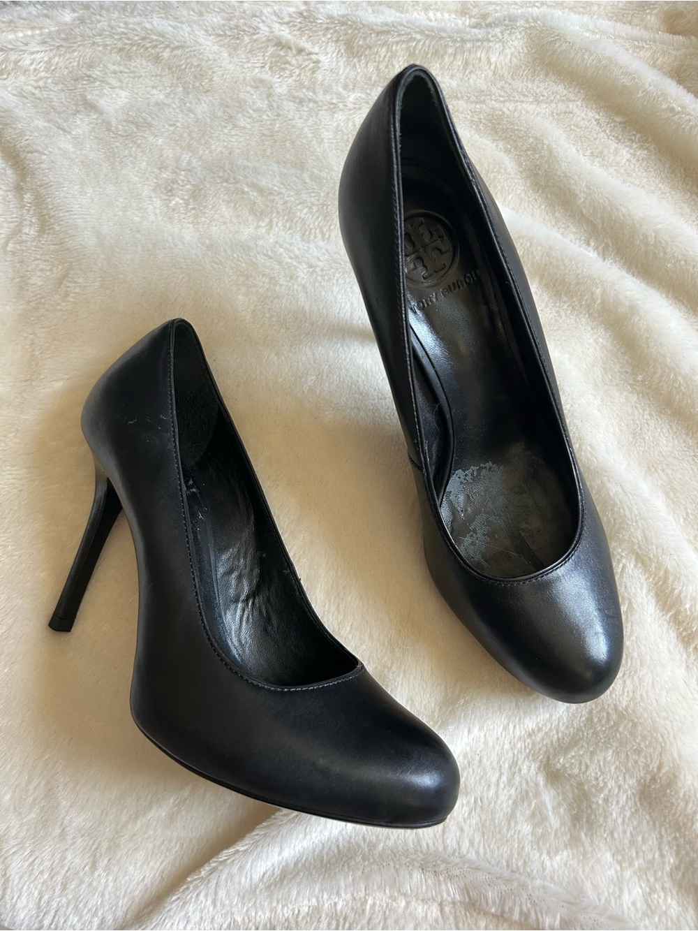 Tory burch plain black leather pumps heels womens 8